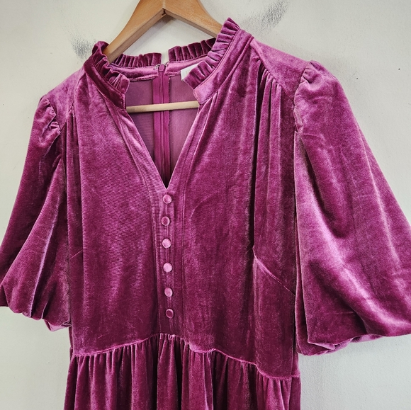 Karlie Velvet Puff Sleeve Dress - Picture 2 of 6